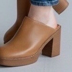 Universal Thread Tess Mules Women 8.5 Tan NEW Block Heel Platform Clogs